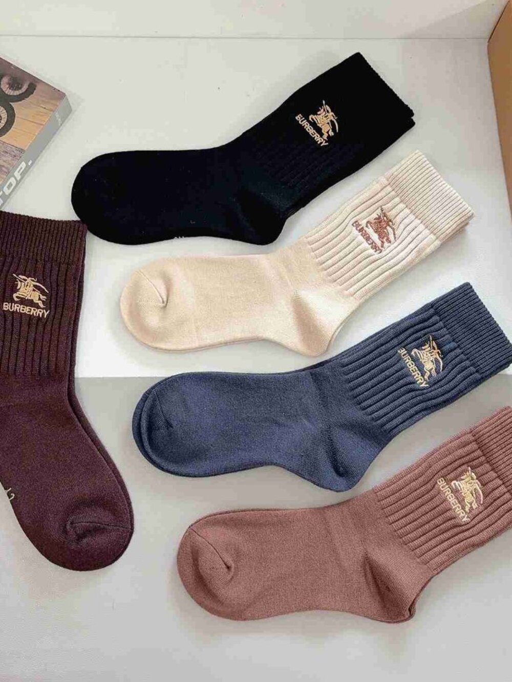 Burberry Ribbed Mid-Calf Socks 5 Pairs Gift Box Horseferry Embroidered Logo Sock - Picture 7 of 7